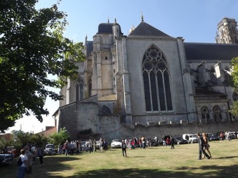 Expo à Toul, devant la cathédrale