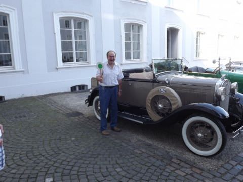 Exposition de voitures anciennes au Saarbrücker Schloß