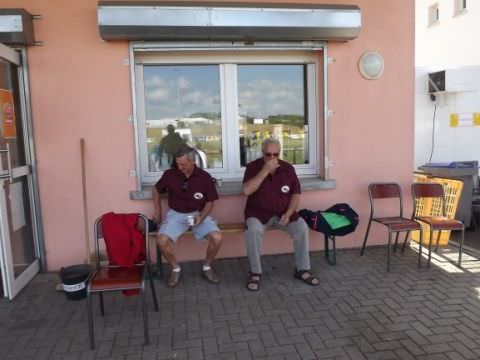 Photo expo auto en soutien a la petite Elena