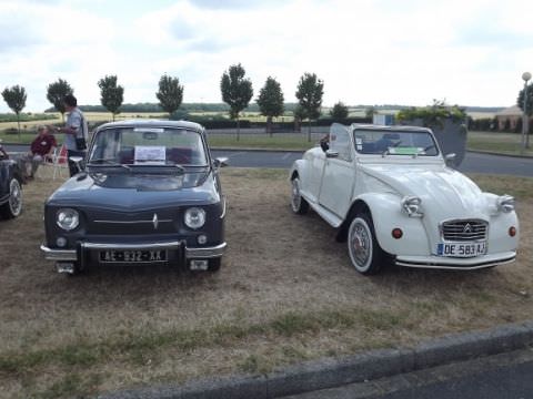 Photo expo auto en soutien a la petite Elena
