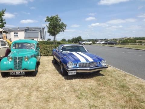 Photo expo auto en soutien a la petite Elena